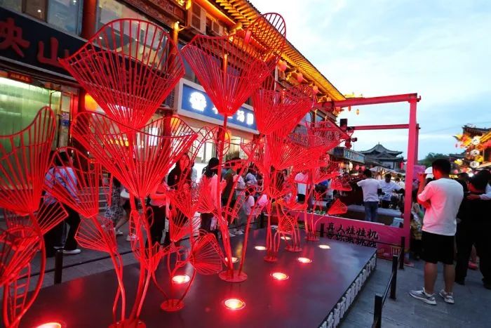 甘州：人潮涌动 夜市火爆