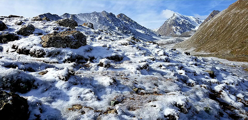 张掖肃南旅游巴尔斯雪山美景：梦幻巴尔斯