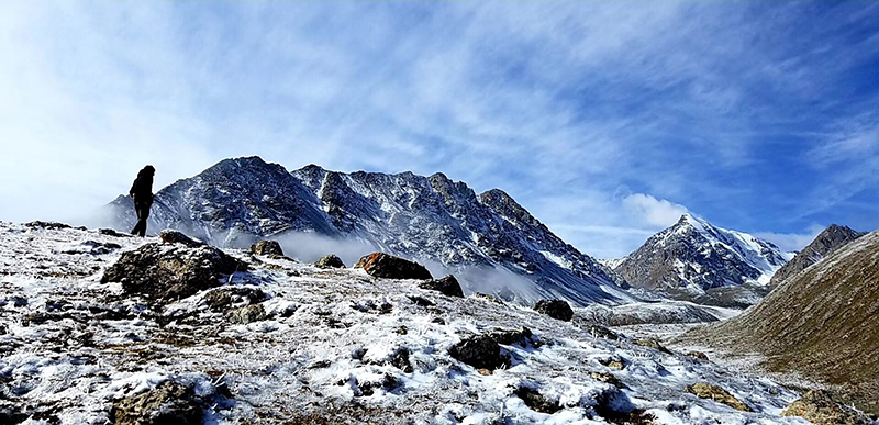 张掖肃南旅游巴尔斯雪山美景：梦幻巴尔斯