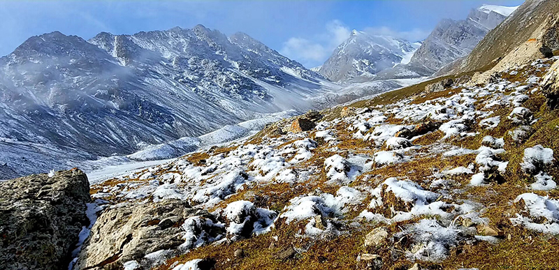 张掖肃南旅游巴尔斯雪山美景：梦幻巴尔斯