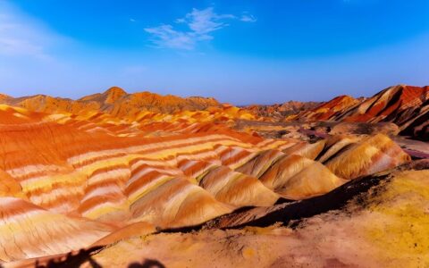 张掖七彩丹霞旅游景区开闭园时间调整公告