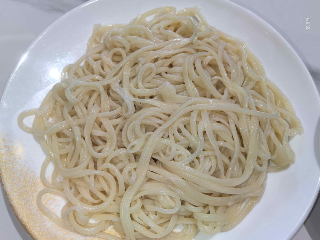 张掖特色美食：拉条子